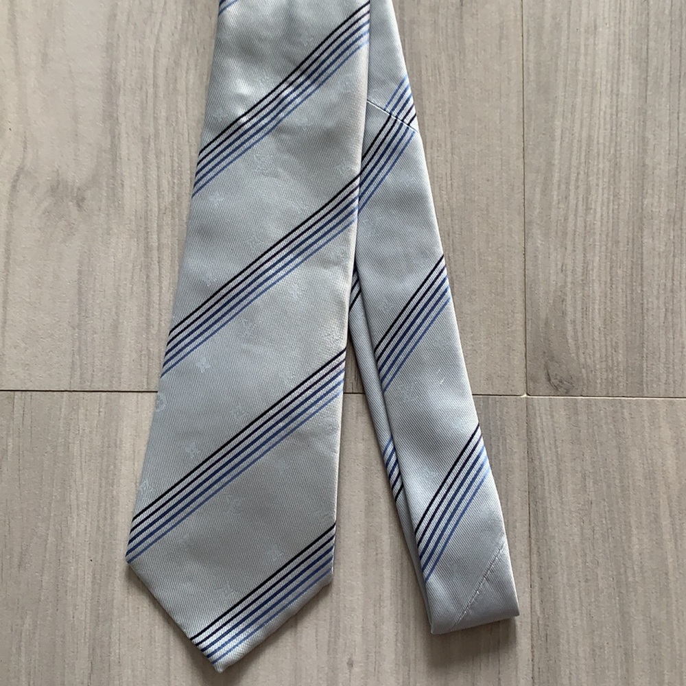 Authentic Louis Vuitton Tie